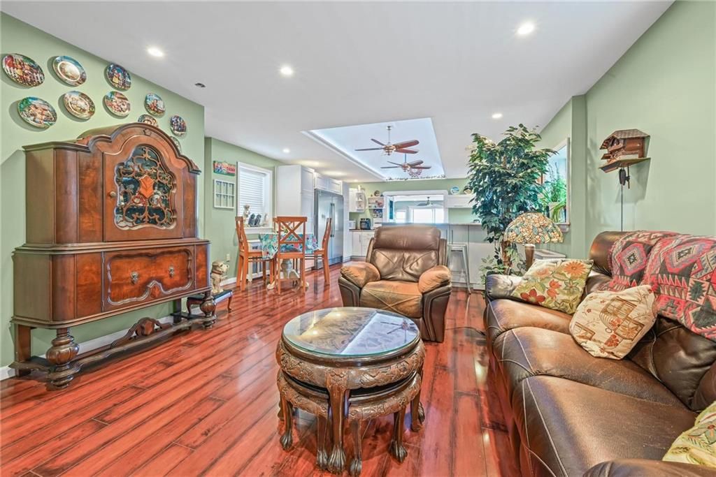 Dining room, Interior, Living room, Recessed Lighting, Wood Texture Flooring