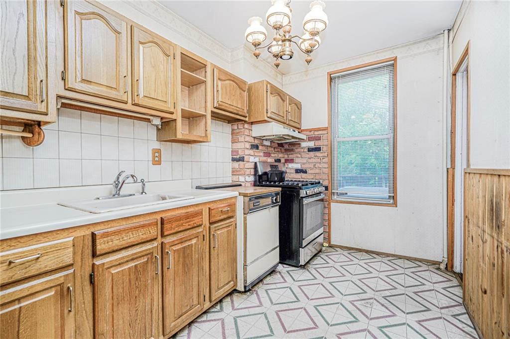 Chandelier, Interior, Kitchen