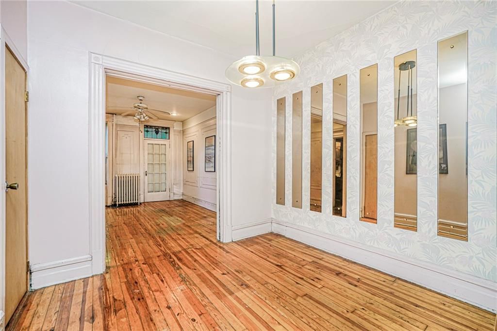 Interior, Pendant Lights, Wood Texture Flooring