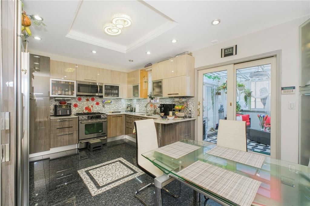 Dining room, Interior, Kitchen, Recessed Lighting, Stainless Steel Appliances