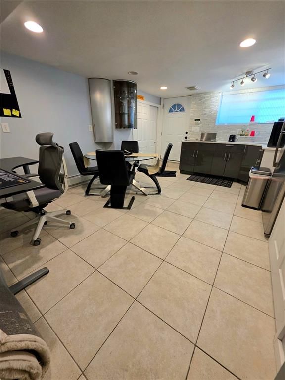 Dining room, Interior, Recessed Lighting