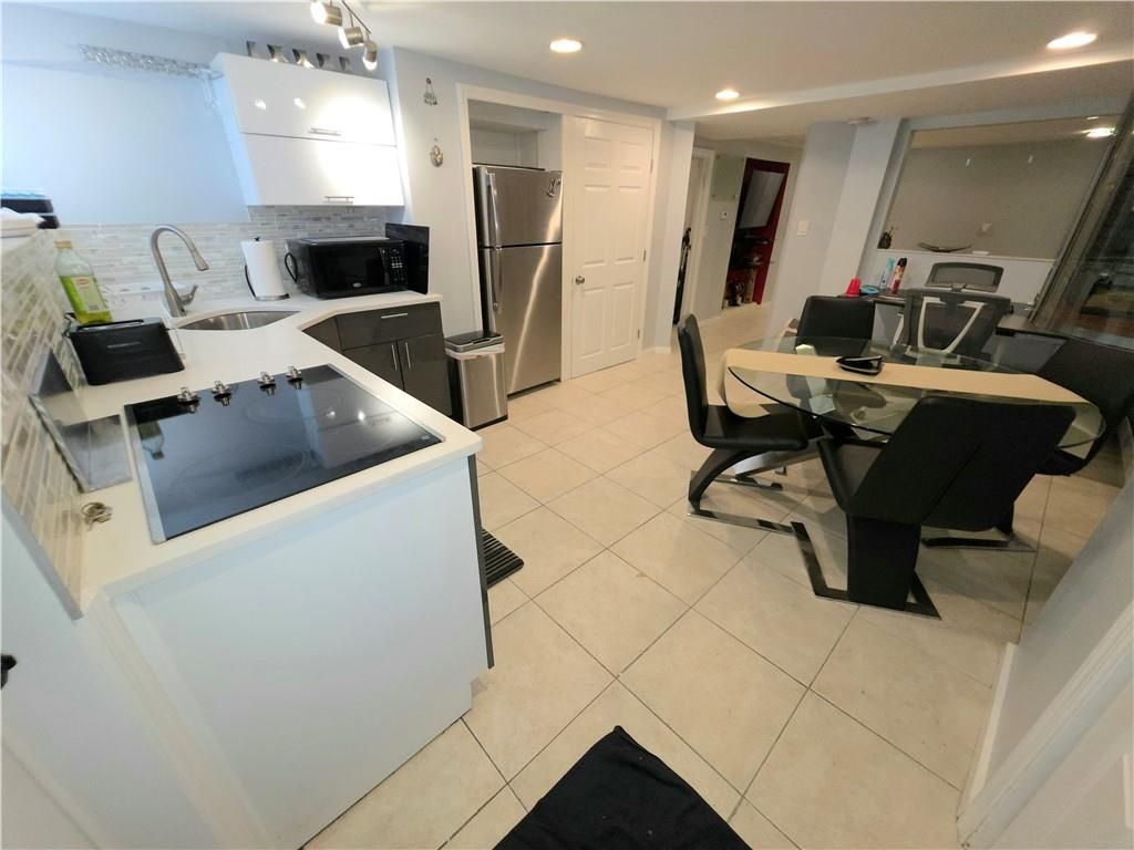 Dining room, Interior, Kitchen, Recessed Lighting