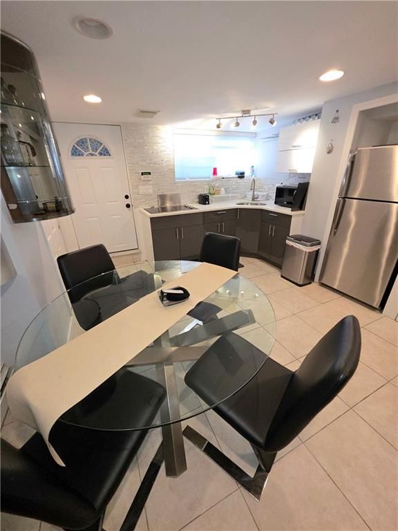 Dining room, Interior, Kitchen, Recessed Lighting