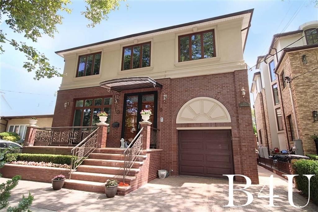 Attached, Exterior, Facade, Brick Facade, Rowhouse