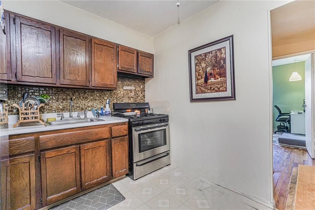 Interior, Kitchen, Pendant Lights, Wood Texture Flooring