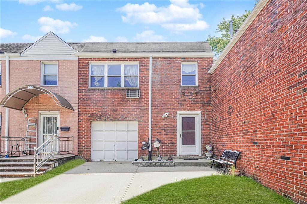 Attached, Exterior, Facade, Brick Facade, Rowhouse