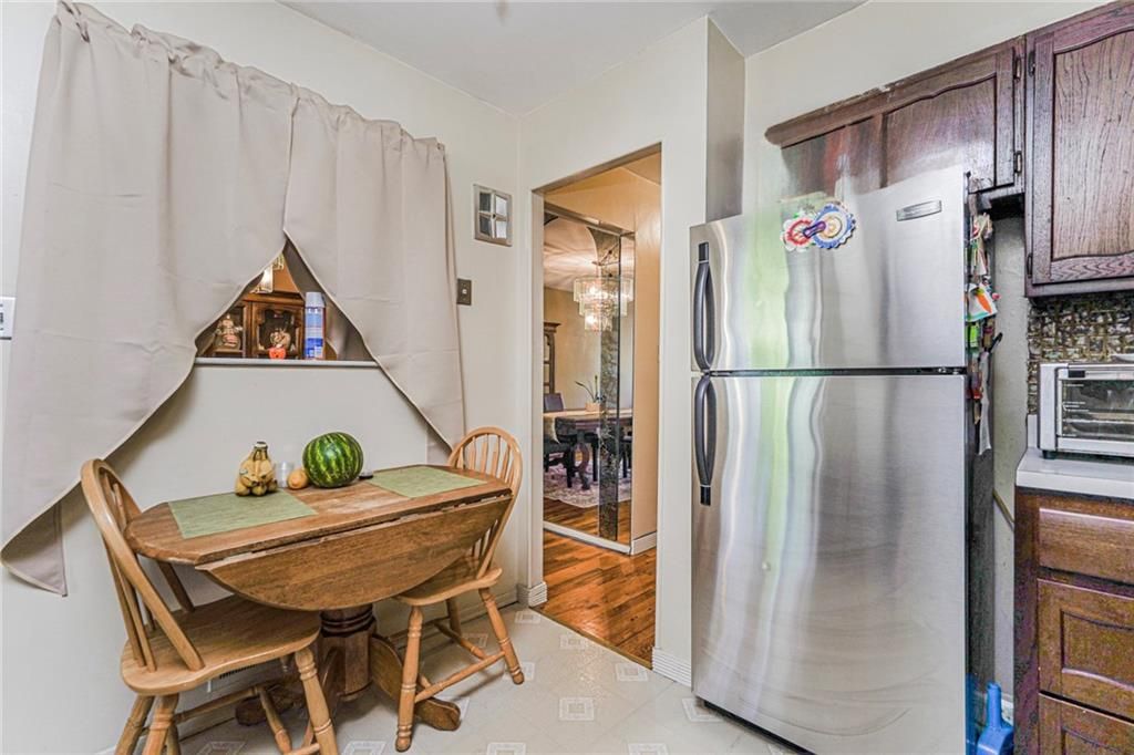 Dining room, Interior, Kitchen, Stainless Steel Appliances, Wood Texture Flooring