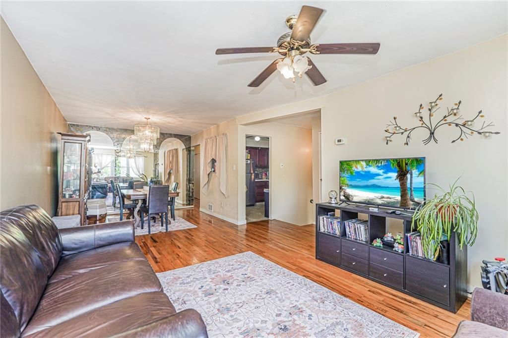 Chandelier, Dining room, Interior, Living room, Wood Texture Flooring