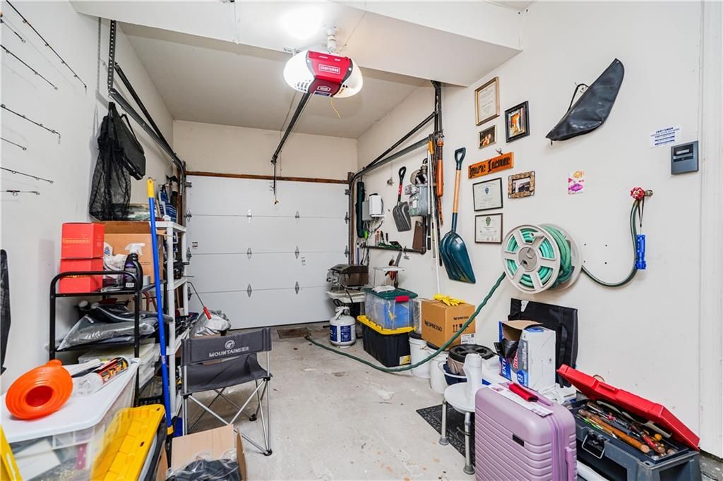 Garage, Interior