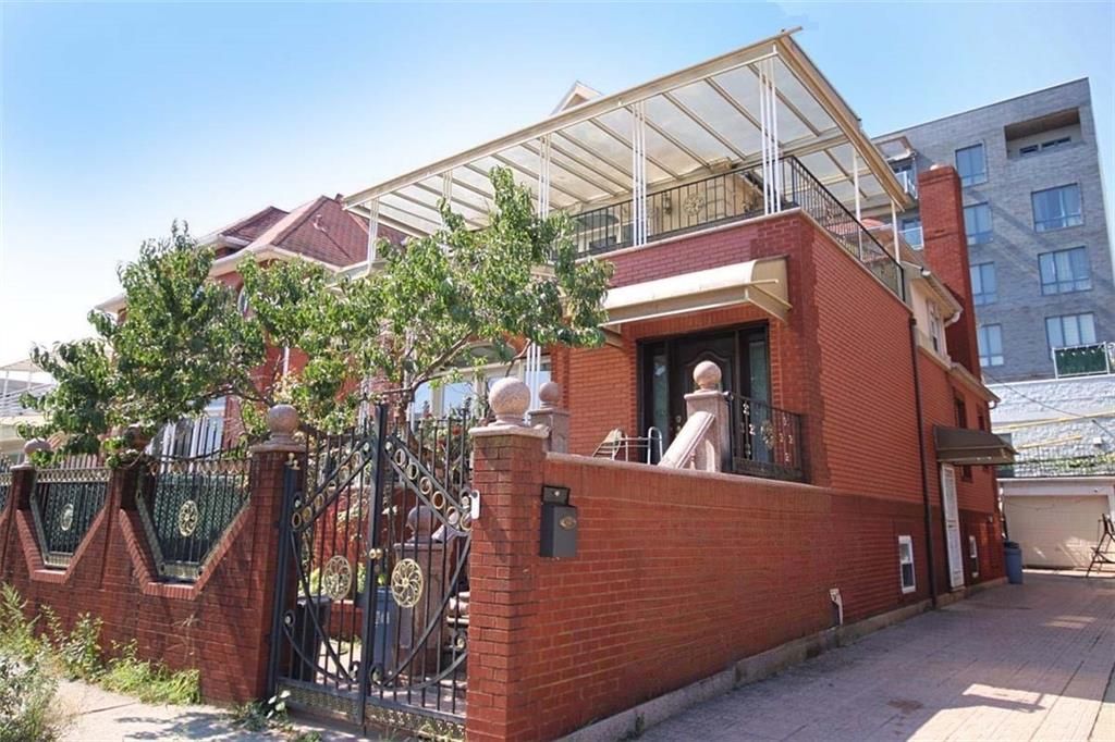 Exterior, Facade, Brick Facade, None