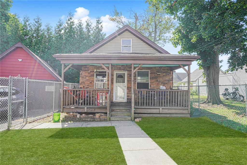 Exterior, Facade, None