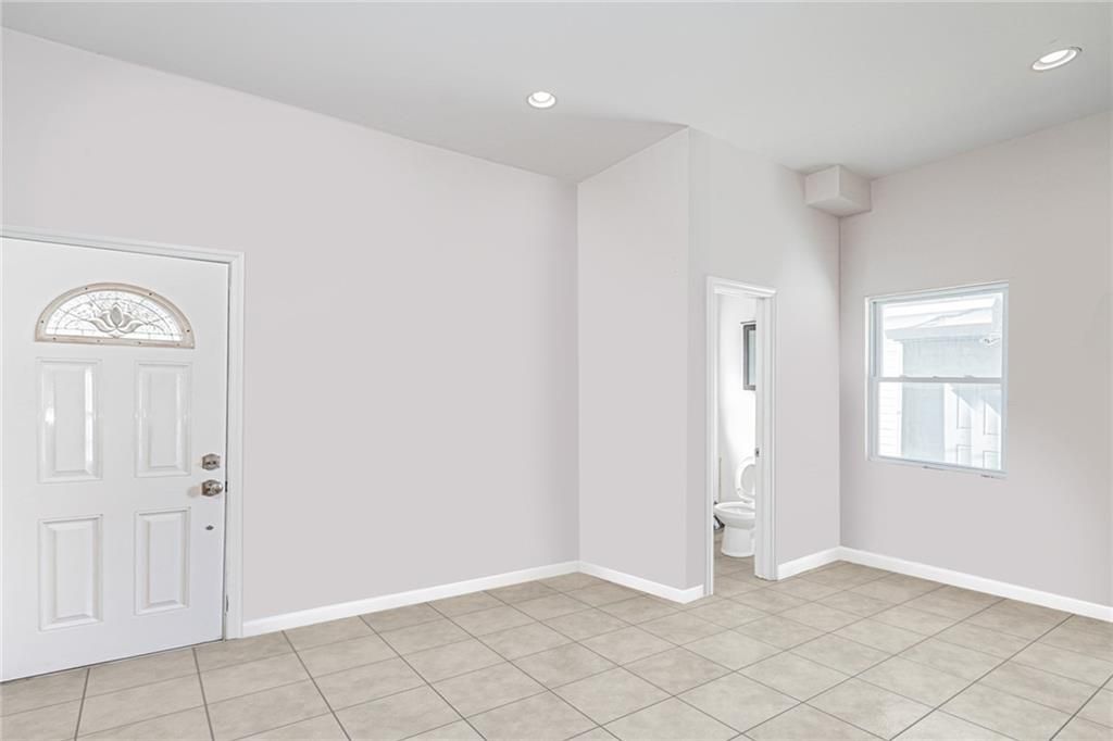 Bathroom, Empty room, Interior, Recessed Lighting