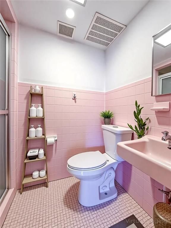 Bathroom, Interior, Recessed Lighting