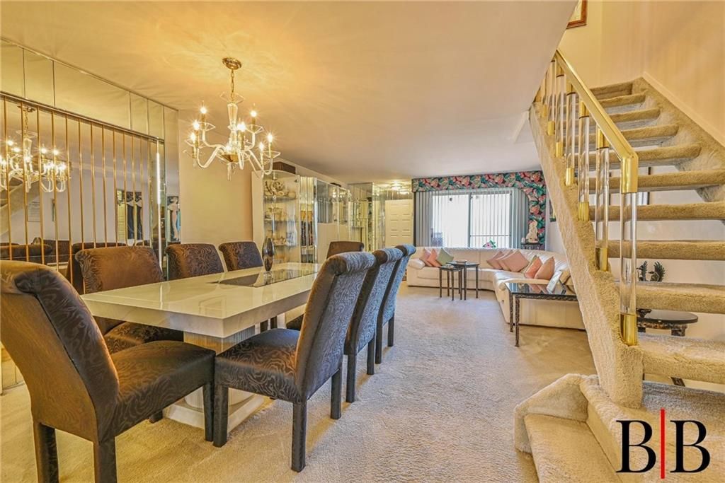 Chandelier, Dining room, Interior, Living room