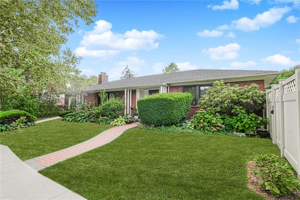 Backyard, Exterior, Facade, Brick Facade, Ranch