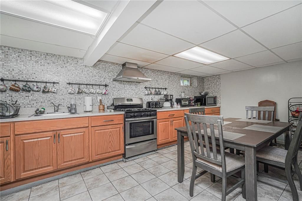 Dining room, Interior, Kitchen, Stainless Steel Appliances, Stone Walls