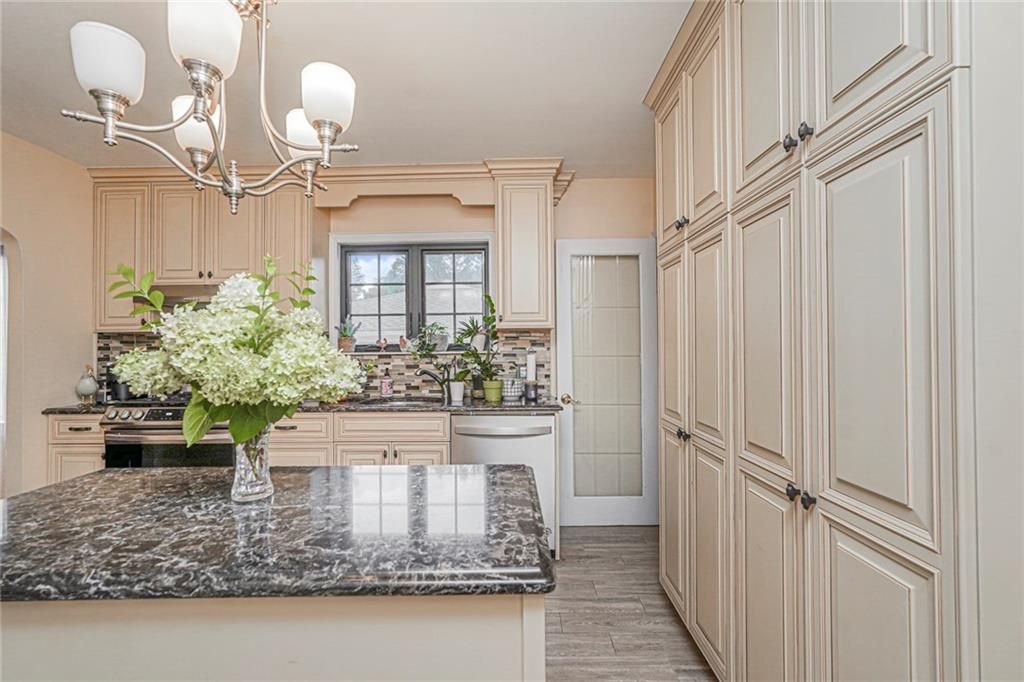 Chandelier, Interior, Kitchen, Wood Texture Flooring
