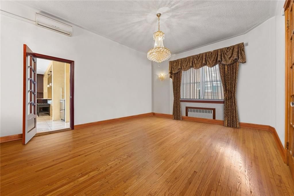Chandelier, Empty room, Interior, Wood Texture Flooring