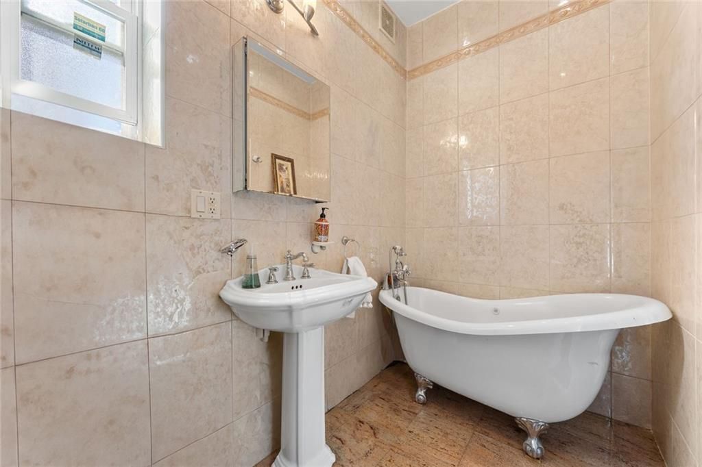 Bathroom, Free Standing Baths, Interior
