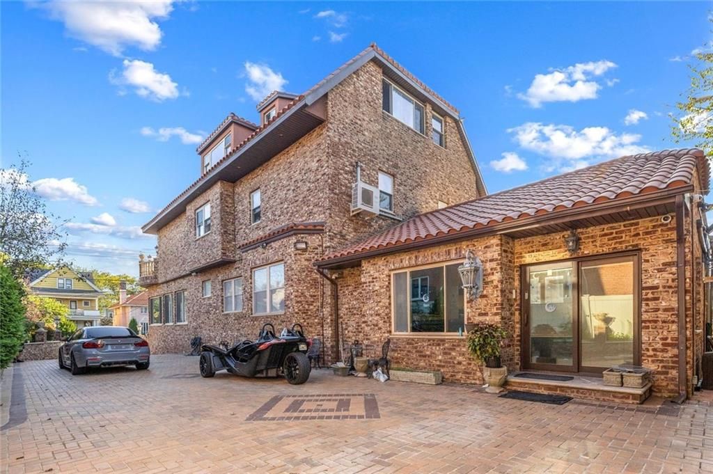 Exterior, Facade, Brick Facade, Mediterranean