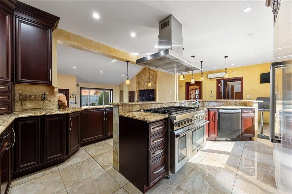 Interior, Kitchen, Pendant Lights, Recessed Lighting, Stainless Steel Appliances