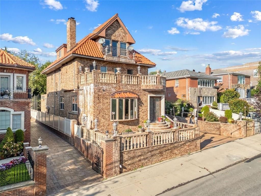 Exterior, Facade, Brick Facade, Tudor Revival