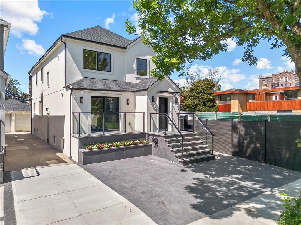 Exterior, Facade, Farmhouse