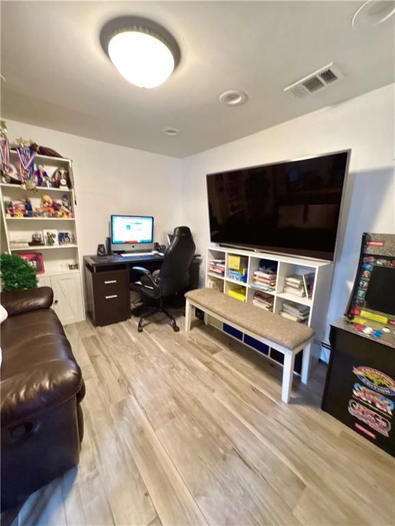 Home Office, Interior, Recessed Lighting, Wood Texture Flooring