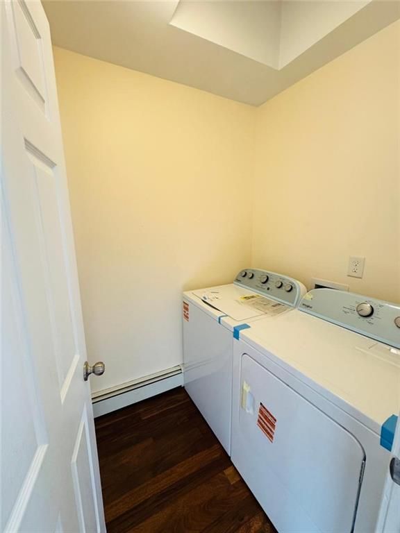 Interior, Washer, Wood Texture Flooring