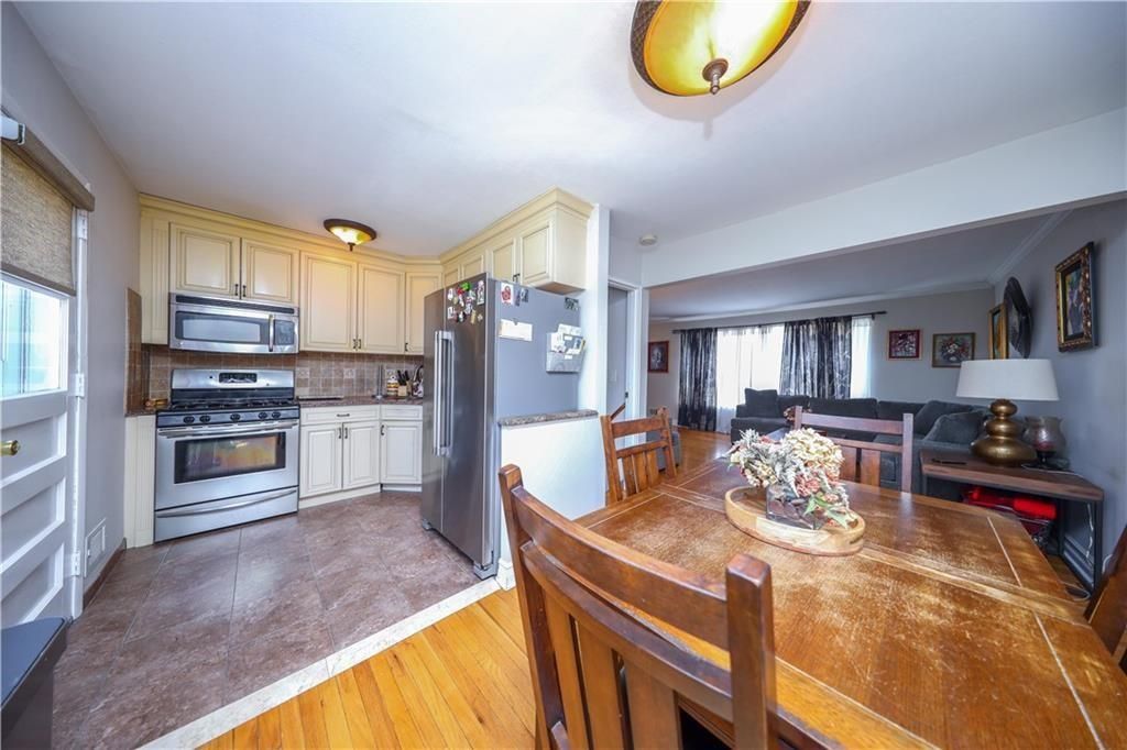 Dining room, Interior, Kitchen, Stainless Steel Appliances, Wood Texture Flooring