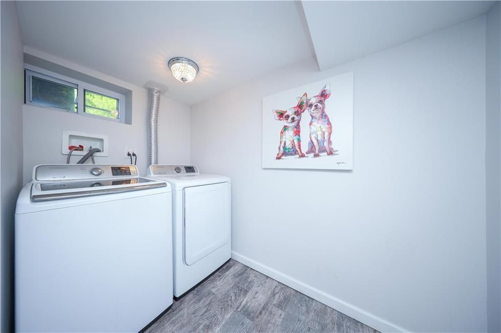 Interior, Washer, Wood Texture Flooring