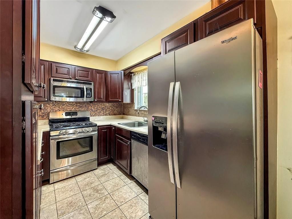 Interior, Kitchen, Stainless Steel Appliances