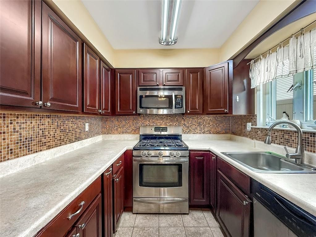 Interior, Kitchen, Stainless Steel Appliances