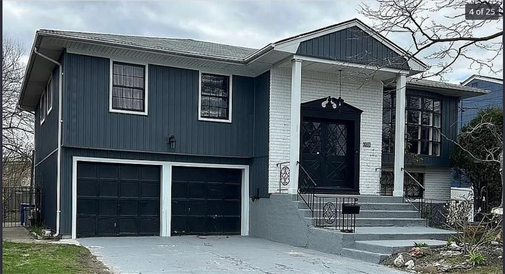 Attached, Exterior, Facade, Rowhouse