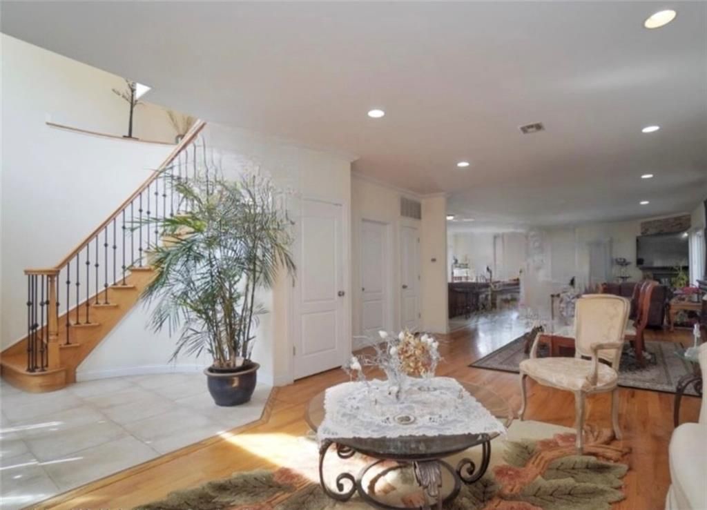 Dining room, Interior, Living room, Recessed Lighting, Wood Texture Flooring