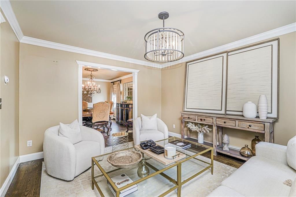 Chandelier, Dining room, Interior, Living room, Pendant Lights, Wood Texture Flooring