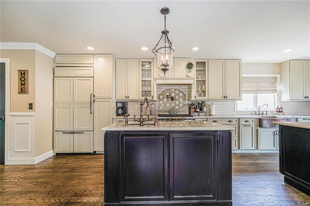 Interior, Kitchen, Pendant Lights, Recessed Lighting, Wood Texture Flooring
