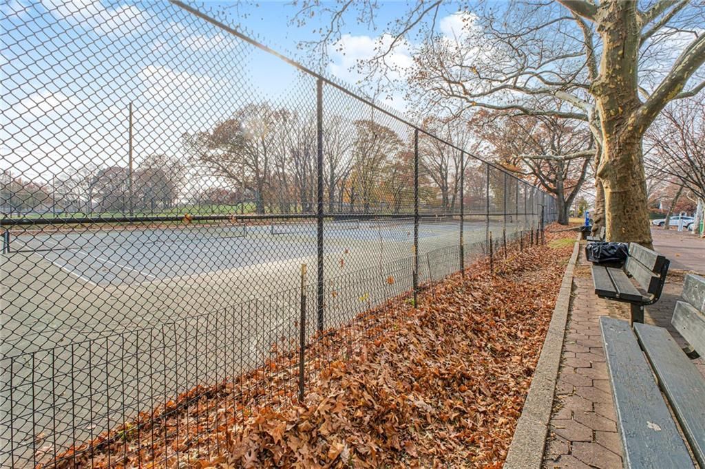 Exterior, Tennis Courts