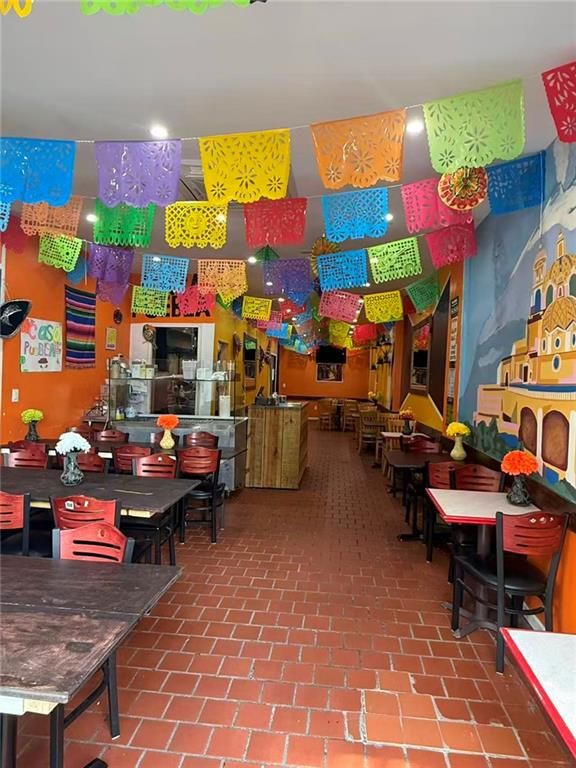 Dining room, Interior, Recessed Lighting