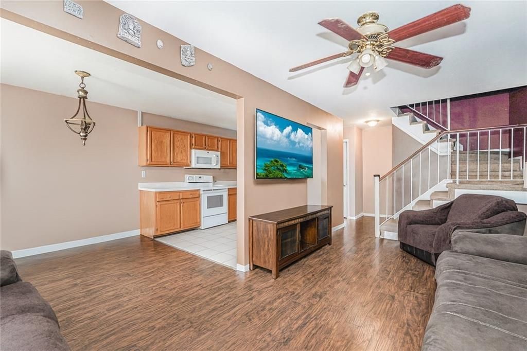 Interior, Kitchen, Living room, Pendant Lights, Wood Texture Flooring