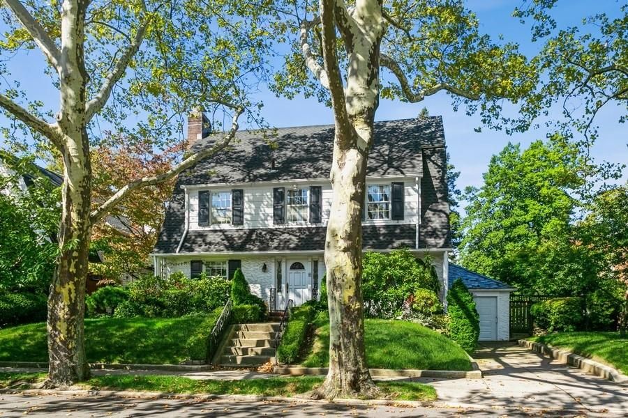 Exterior, Facade, Brick Facade, Georgian