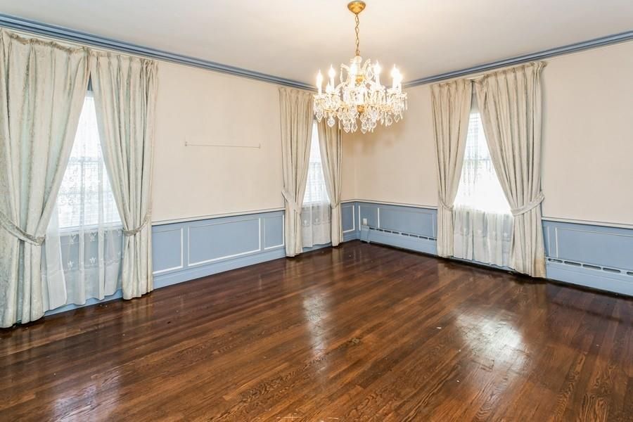 Chandelier, Empty room, Interior, Wood Texture Flooring