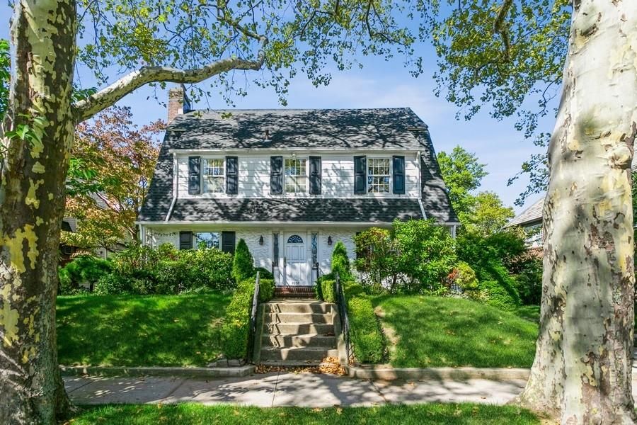 Exterior, Facade, Georgian