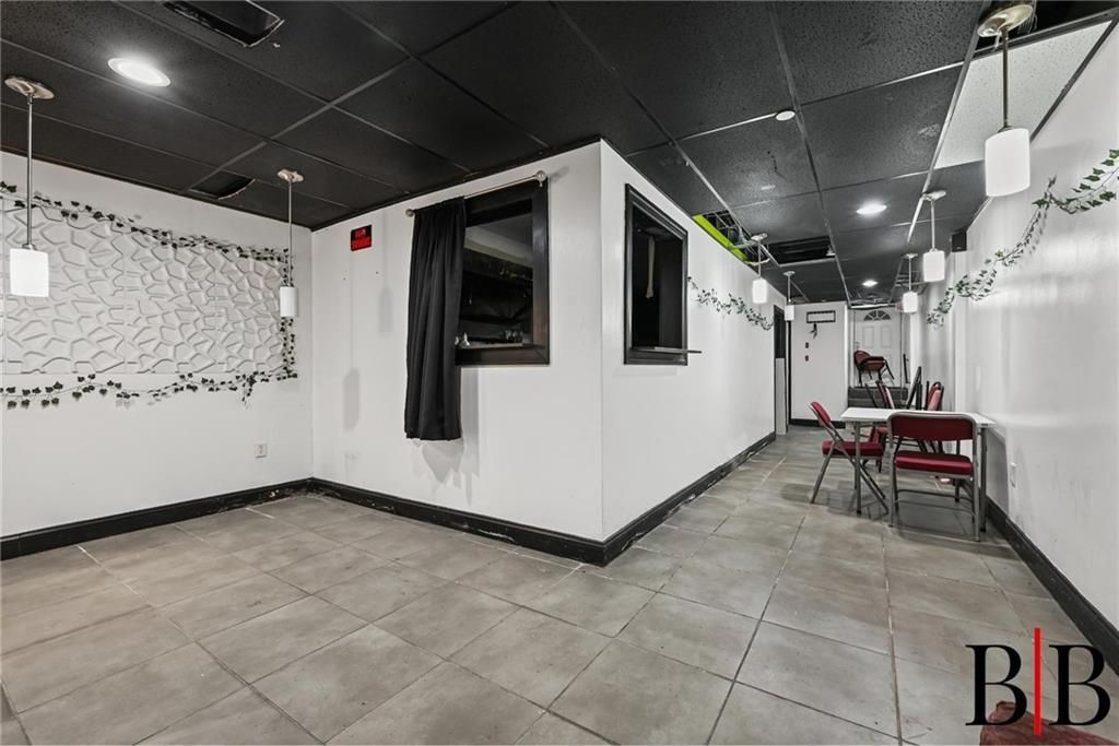 Dining room, Interior, Recessed Lighting