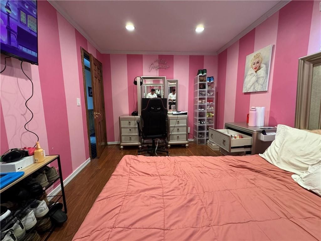 Bedroom, Home Office, Interior, Recessed Lighting, Wood Texture Flooring