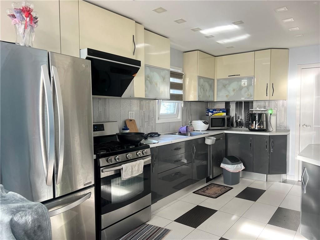 Interior, Kitchen, Stainless Steel Appliances