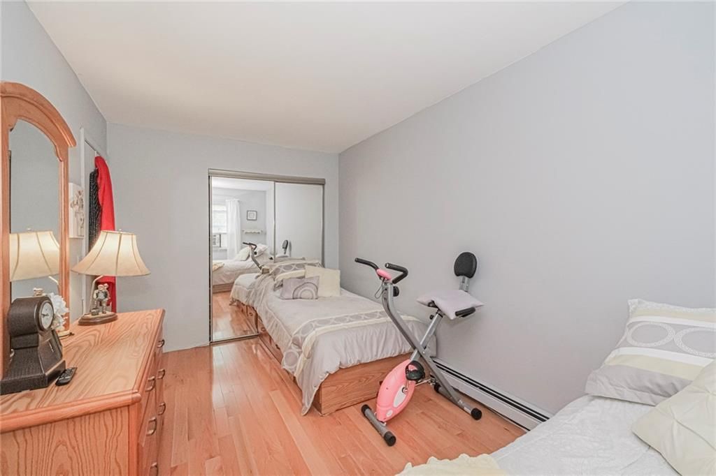 Bedroom, Fitness Equipment, Interior, Wood Texture Flooring