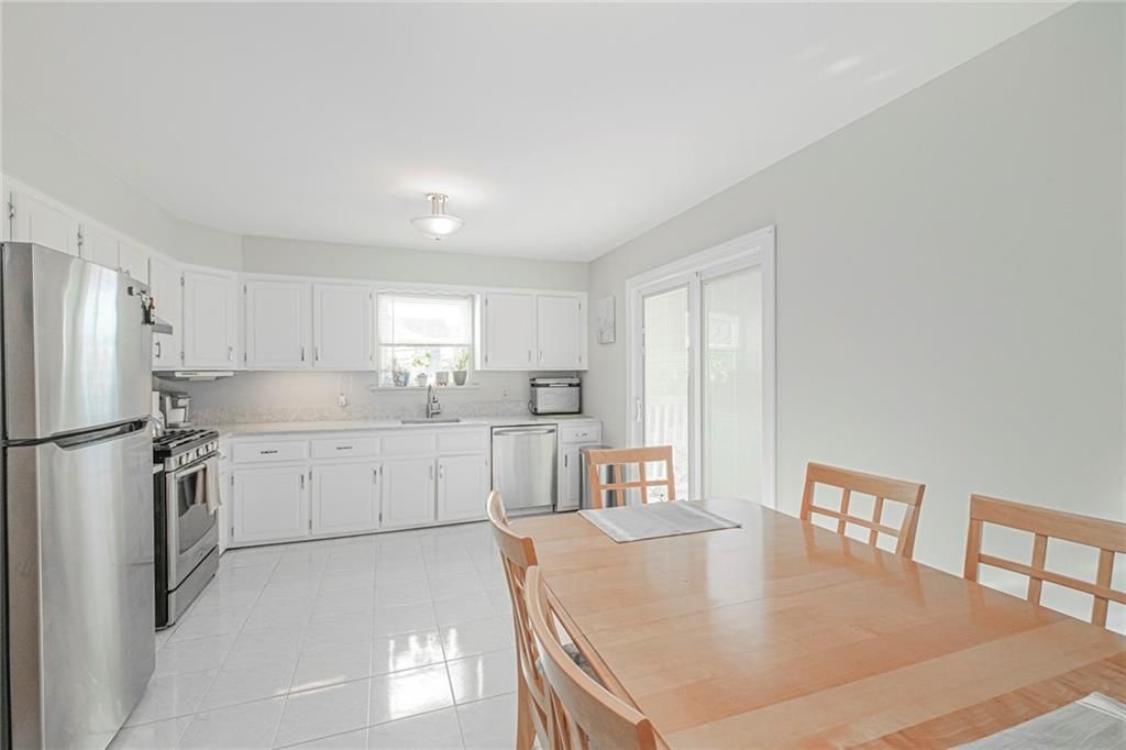 Dining room, Interior, Kitchen, Stainless Steel Appliances