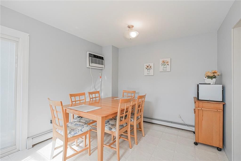 Dining room, Interior