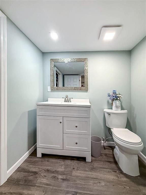 Bathroom, Interior, Recessed Lighting, Wood Texture Flooring